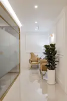 골드 포인트로 완성한 럭셔리 에스테틱 공간